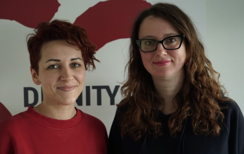 Svitlana Zakrynytska (tv.) og Tania Sokolan yder vigtige bidrag til DIGNITY’s arbejde i Ukraine.